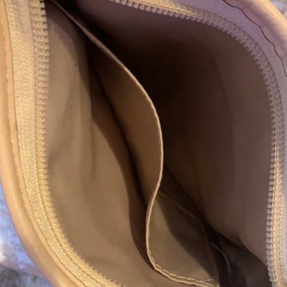 Coach Crossbody Messenger Bag, Excellent Condition!!! Take a look👀👀 - Picture 7 of 7